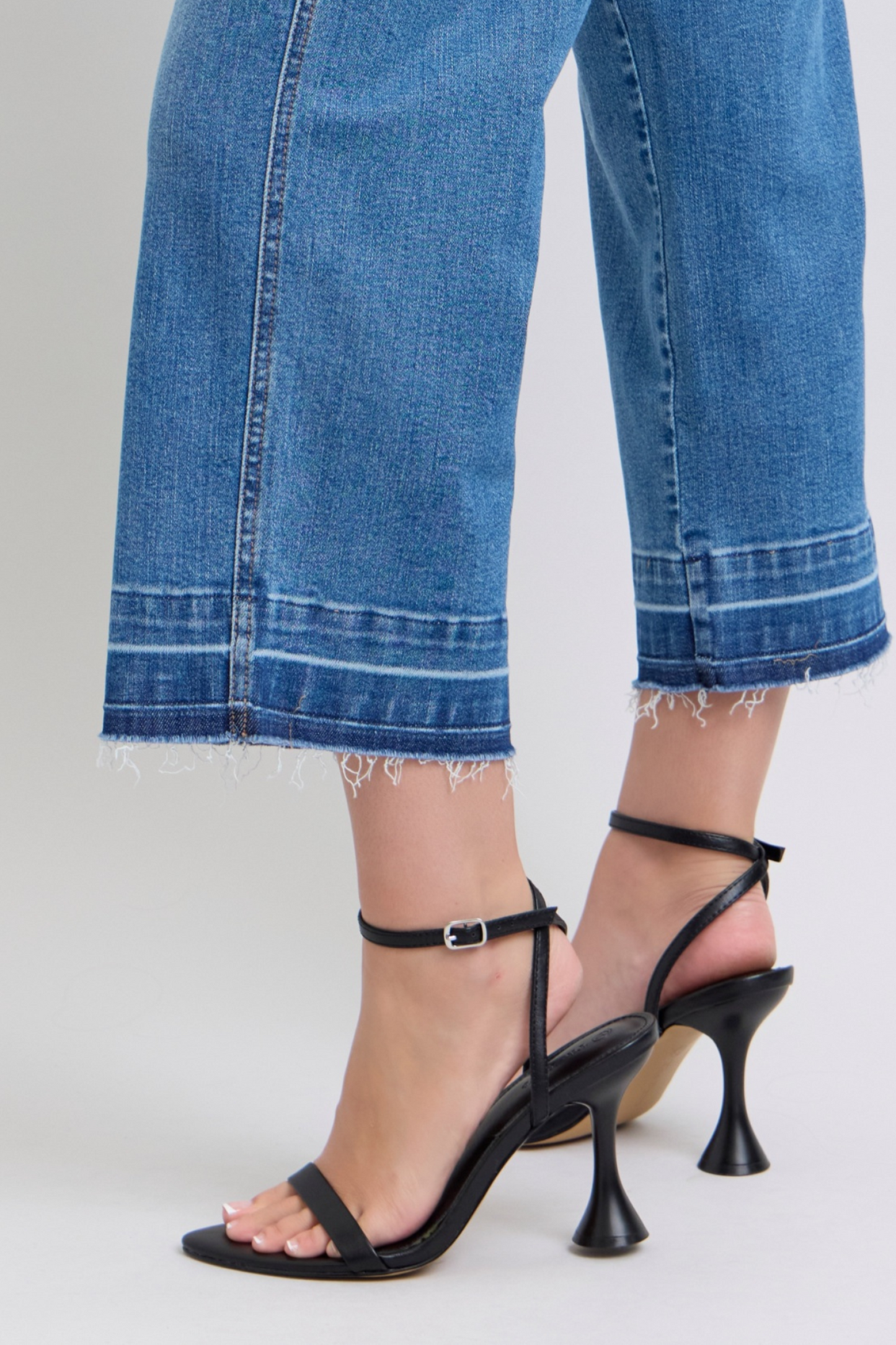 Judy Blue Gradual Blue Cropped Jeans