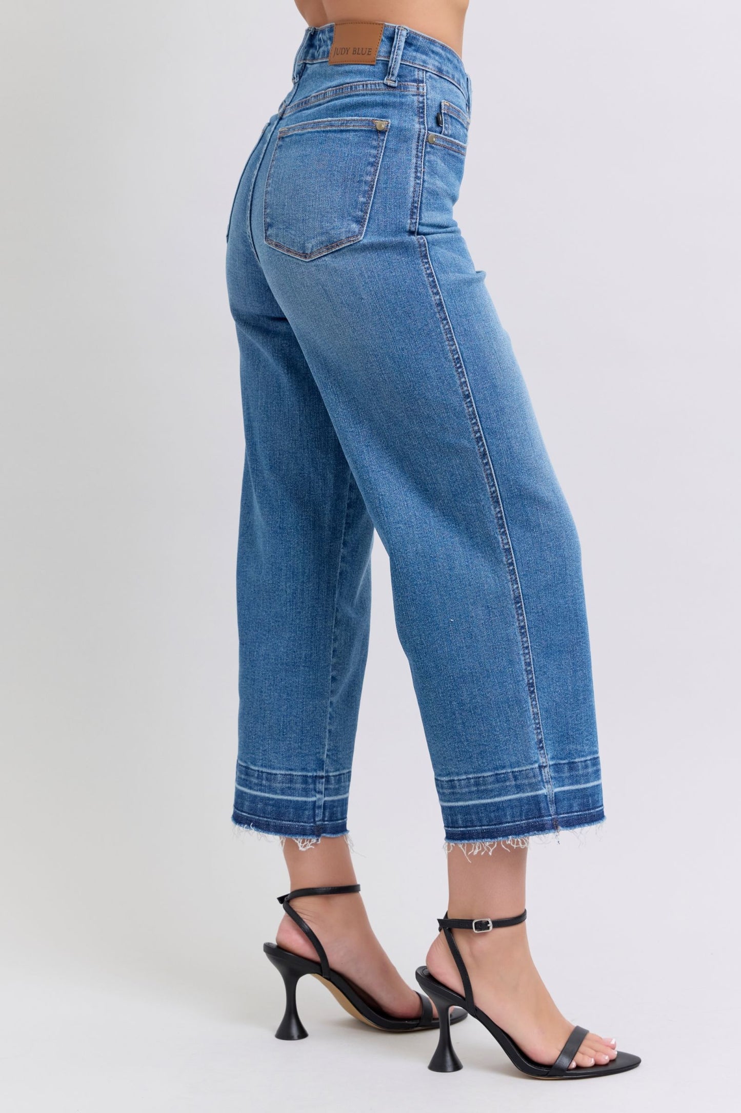 Judy Blue Gradual Blue Cropped Jeans